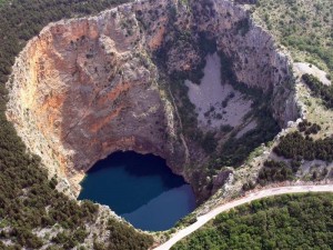 sinkhole-RedLake-Croatia